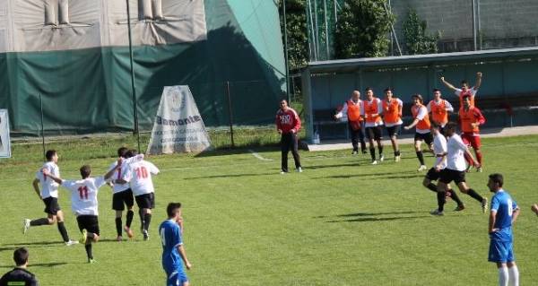 Giovedi' 17 aprile 2014 Campionato Nazionale Serie"D"Giana Erminio - Pro Dronero 0-1 Garavelli ha appena portato in vantaggio i Draghi